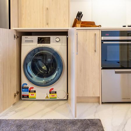 Chic 2-Bed Gem: Trust Arena Proximity - West Akl Apartment Auckland Ngoại thất bức ảnh