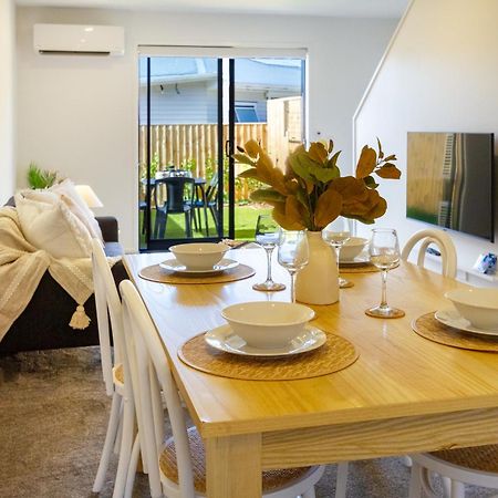 Chic 2-Bed Gem: Trust Arena Proximity - West Akl Apartment Auckland Ngoại thất bức ảnh