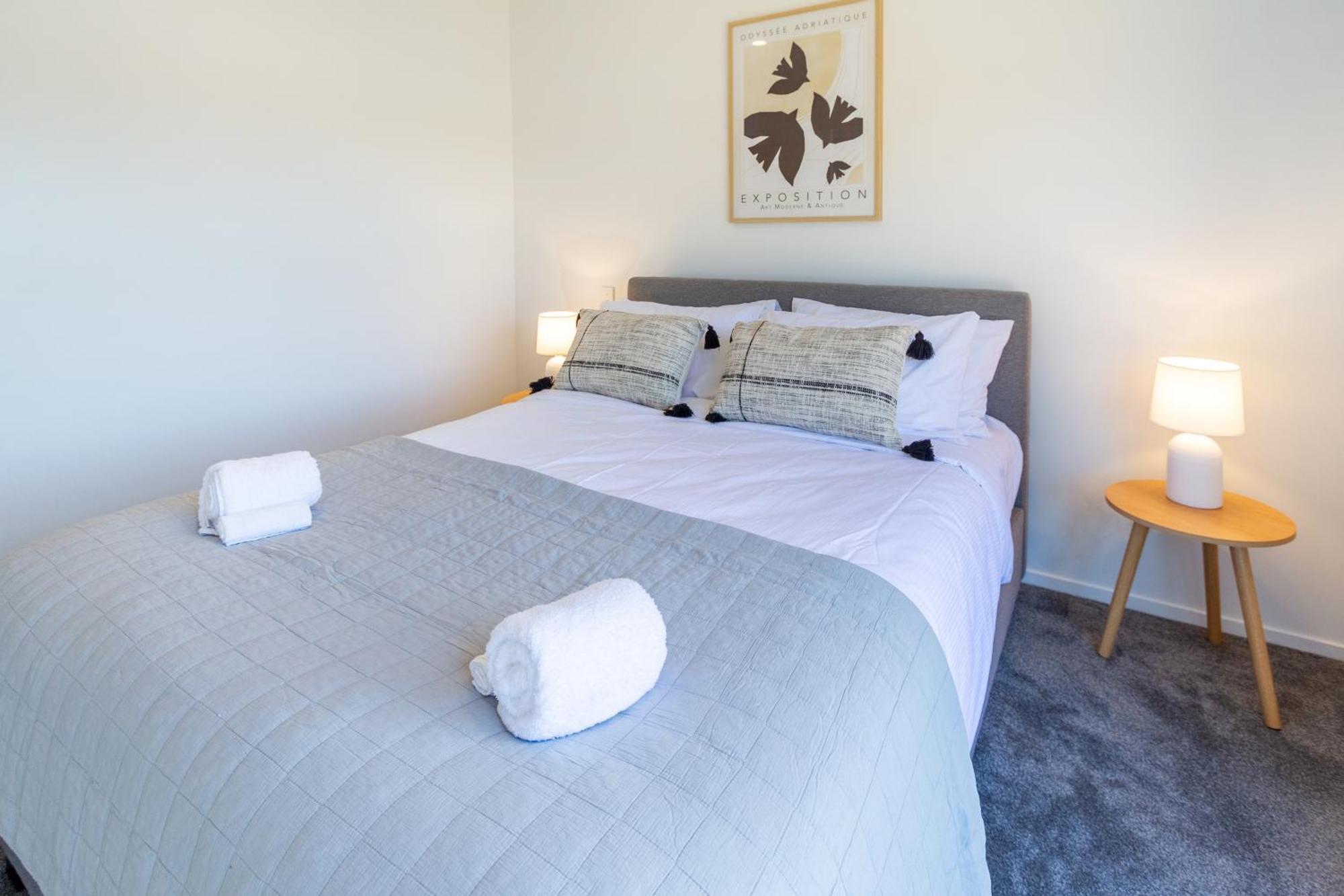 Chic 2-Bed Gem: Trust Arena Proximity - West Akl Apartment Auckland Ngoại thất bức ảnh